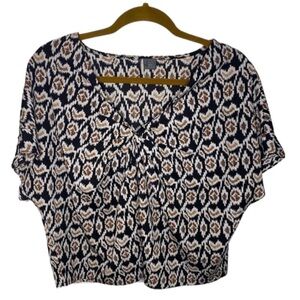 Sparkle & Fade Anthropologie Abstract crop Blouse